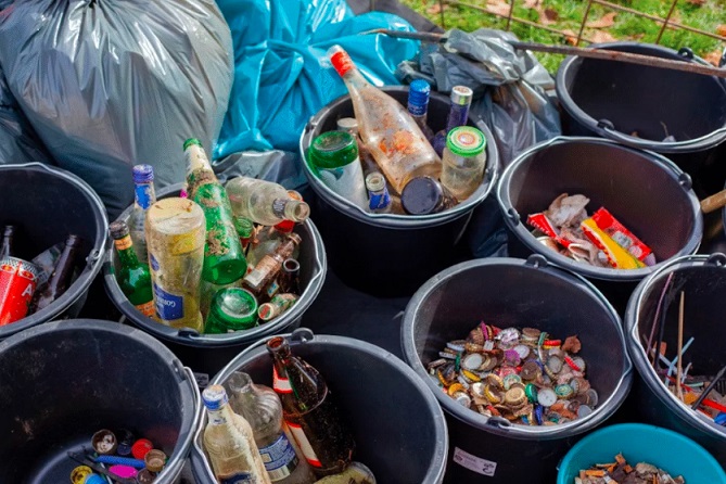 How Donation, Recycling and Removal Fit Into One Process