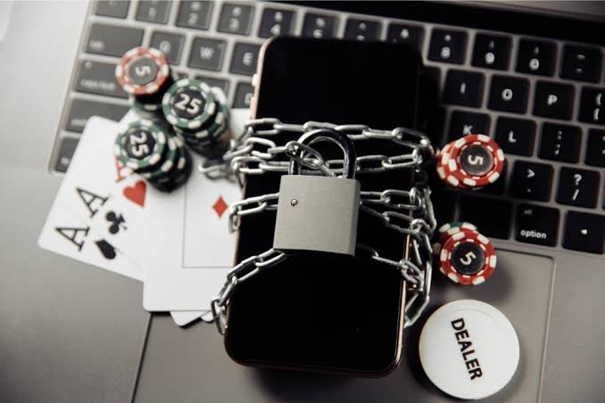 Privacy and Payments: What Information a Casino Actually Needs to Pay You